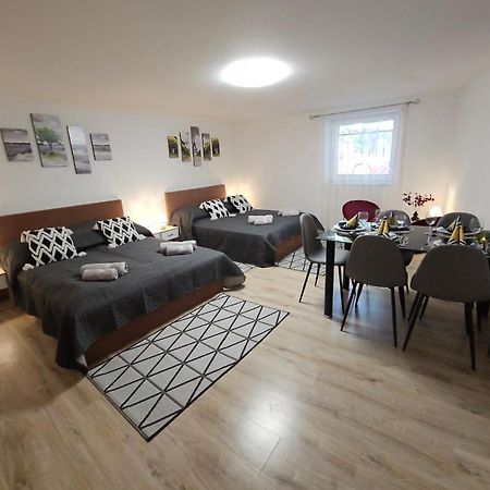 Holiness Apartmanok Szegedin Exterior foto