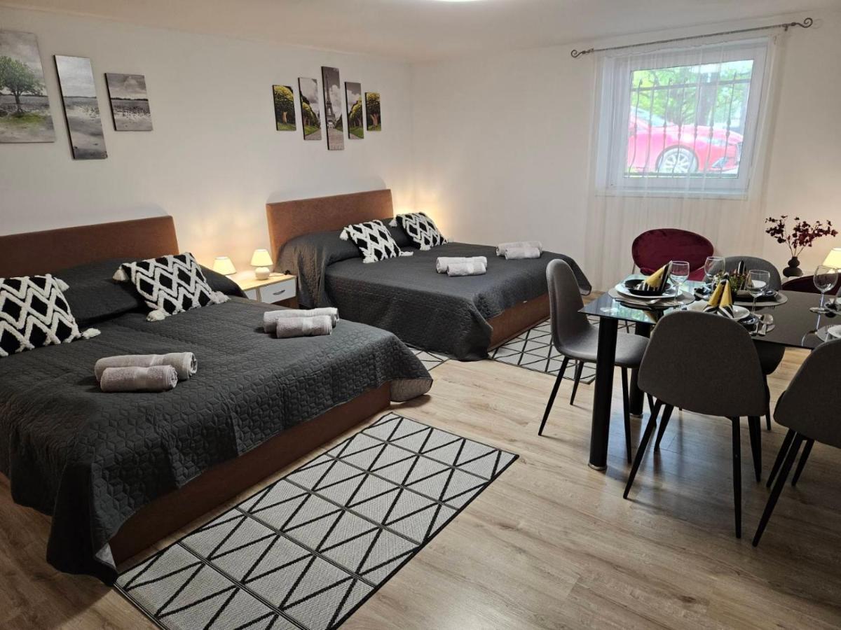 Holiness Apartmanok Szegedin Exterior foto